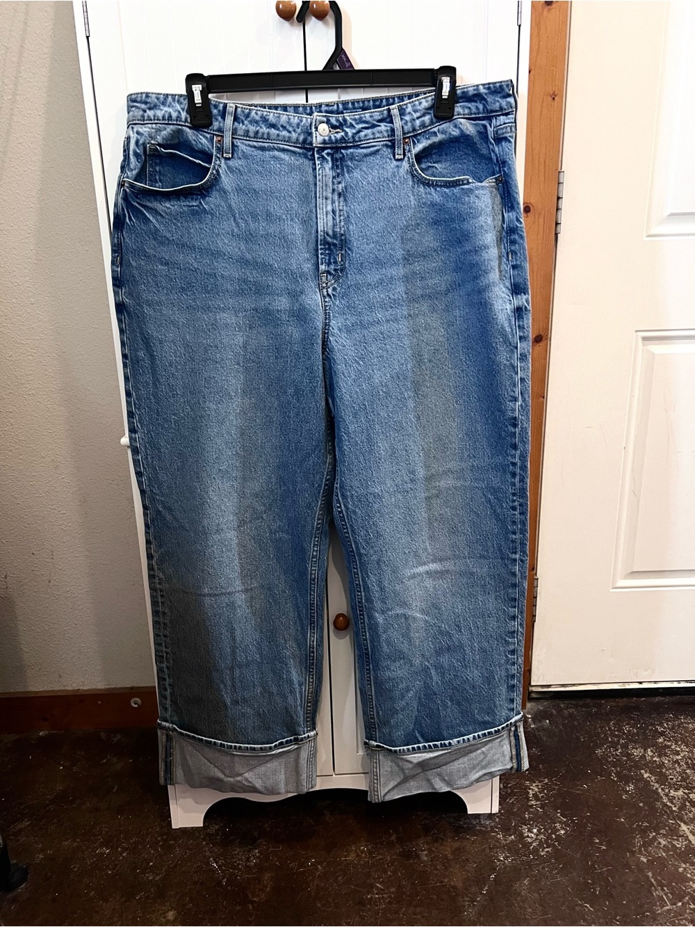 Old Navy Women's Extra High Rise Wide Leg Cuffed Jeans in Blue Wash